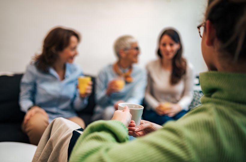 Familia dialogando sobre la donación de órganos